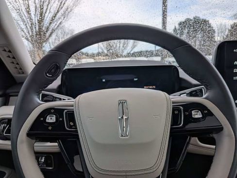 Used 2025 Lincoln Aviator Reserve w/ Equipment Group 201A image 28