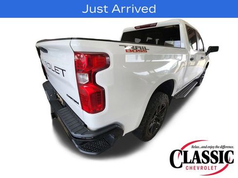 Used 2024 Chevrolet Silverado 1500 Custom Trail Boss w/ LPO, Dark Essentials Package AWD/4WD image 6