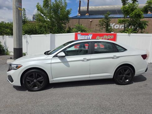 Used 2024 Volkswagen Jetta SE FWD image 11