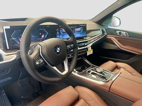 Used 2026 BMW X5 xDrive40i AWD/4WD image 9