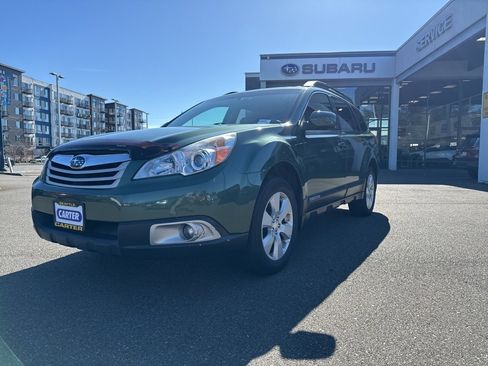 Used 2011 Subaru Outback 2.5i Premium image 3