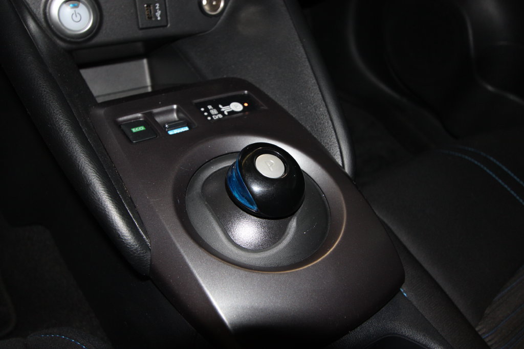 Used 2025 Nissan Leaf S FWD image 16