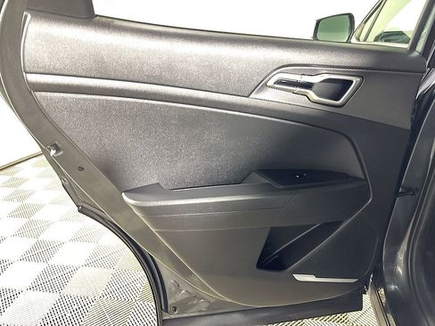 Used 2024 Kia Sportage LX image 18