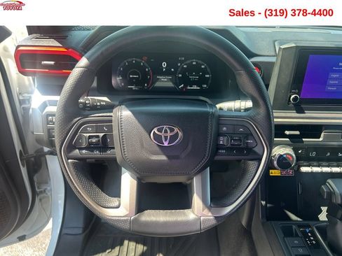 Used 2025 Toyota 4Runner TRD Sport AWD/4WD image 14