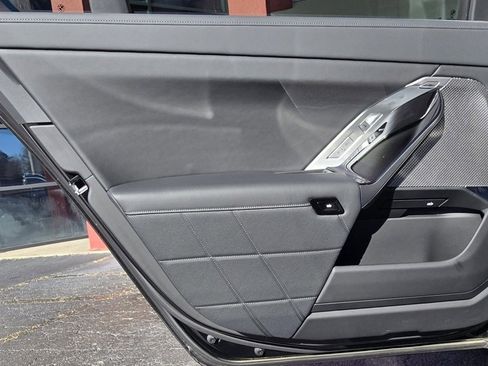 Used 2024 BMW i7 eDrive50 w/ Executive Package image 15