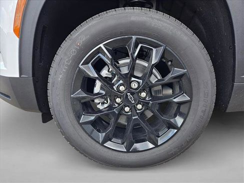 New 2026 Chevrolet Traverse LT image 11
