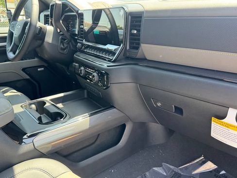 New 2026 Chevrolet Silverado 2500 ZR2 w/ ZR2 Bison Edition AWD/4WD image 6