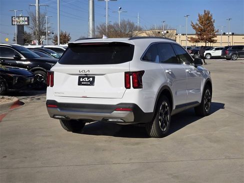 New 2026 Kia Sorento S w/ S Panoramic Sunroof Package FWD image 9