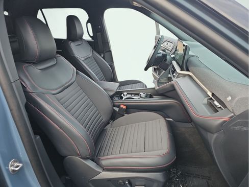 New 2026 Ford Explorer ST-Line w/ ST-Line Street Pack AWD/4WD image 18
