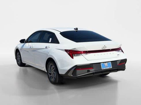 New 2026 Hyundai Elantra Blue image 3