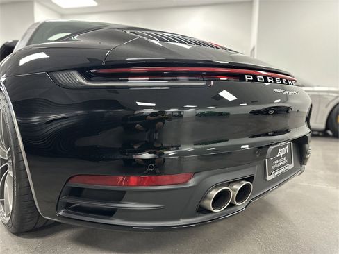 Used 2024 Porsche 911 AWD/4WD image 21