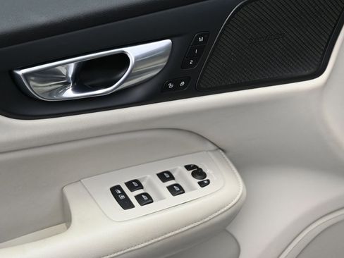 Used 2024 Volvo S60 B5 Plus image 13