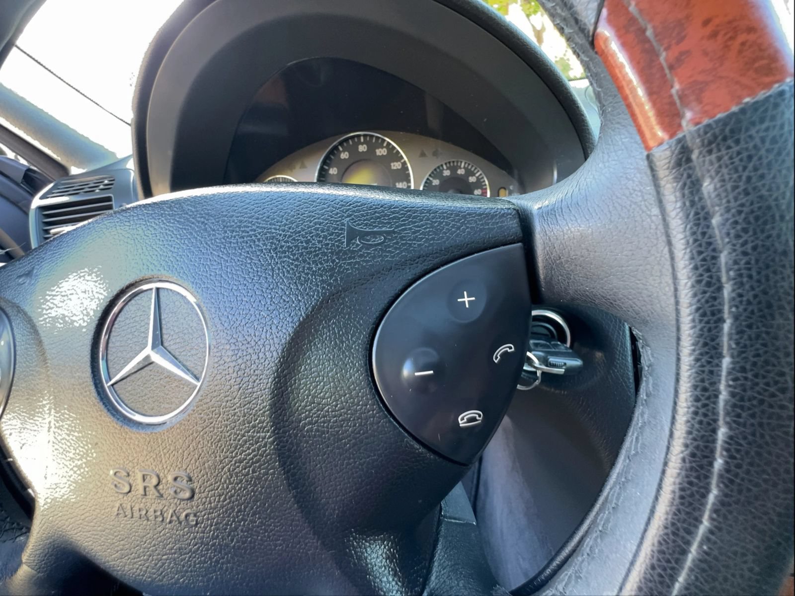 Used 2003 Mercedes-Benz E 320 Sedan image 23