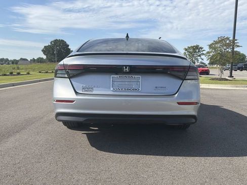 Used 2025 Honda Accord Sport image 4