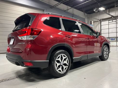 Used 2023 Subaru Forester Premium AWD/4WD image 9