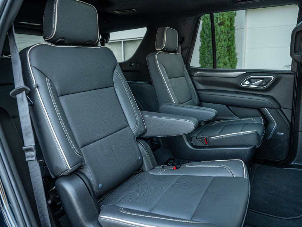 Used 2024 GMC Yukon SLT w/ SLT Premium Package AWD/4WD image 42