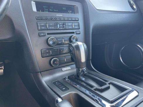 Used 2013 Ford Mustang Premium RWD image 29