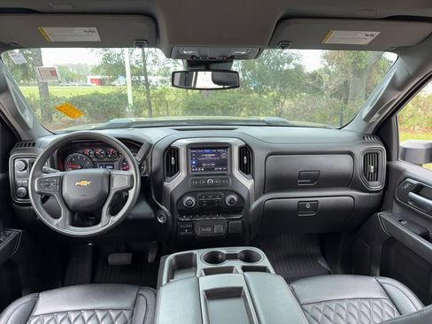 Used 2024 Chevrolet Silverado 2500 Custom w/ Custom Value Package image 17