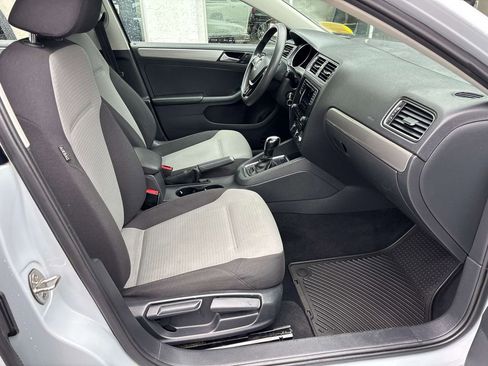 Used 2017 Volkswagen Jetta S w/ Jetta S Cold Weather Package image 12