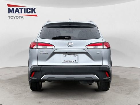 Used 2023 Toyota Corolla Cross LE w/ Moonroof Package FWD image 6