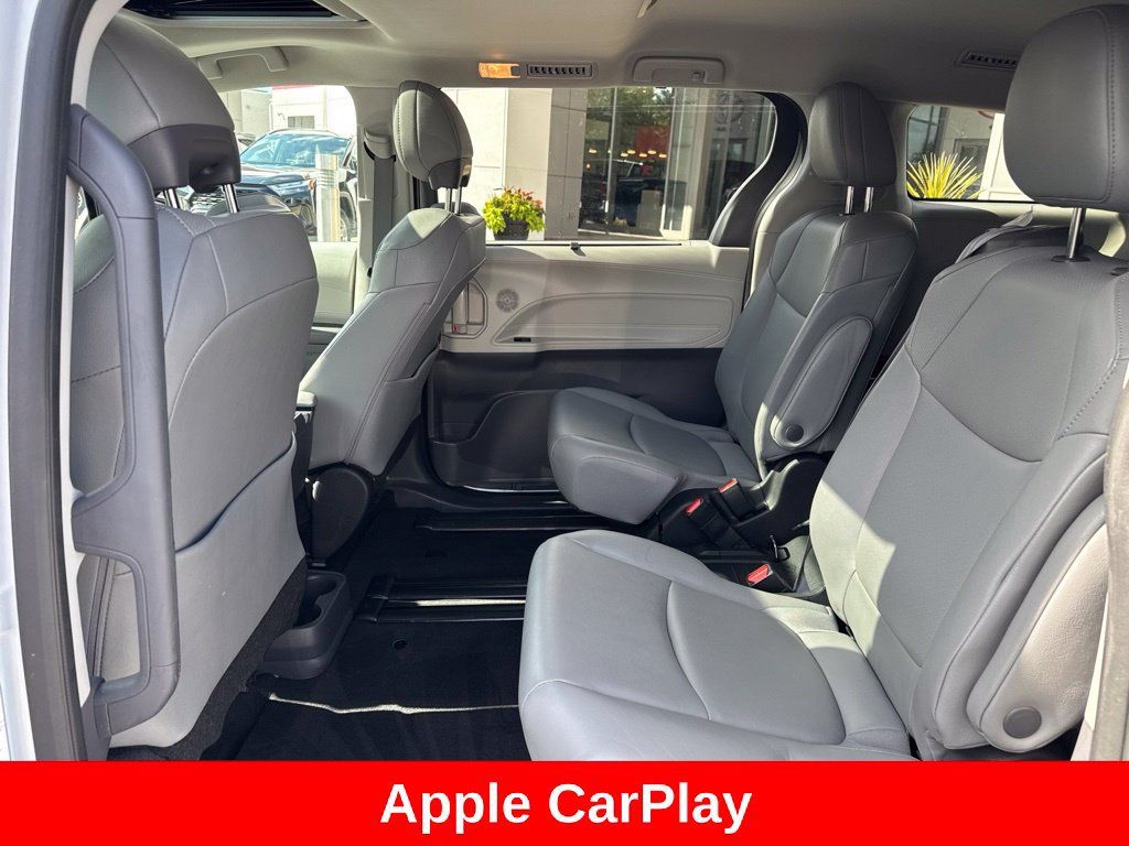 Certified 2023 Toyota Sienna XLE FWD image 15