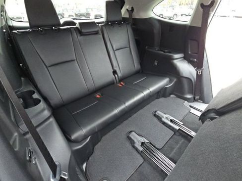 Certified 2024 Toyota Highlander XLE image 16