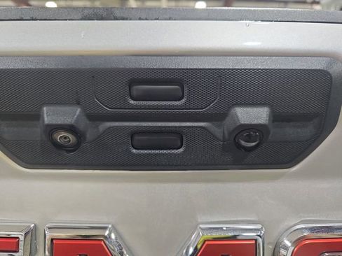 Used 2023 GMC Sierra 2500 Denali w/ Denali Ultimate Package image 13