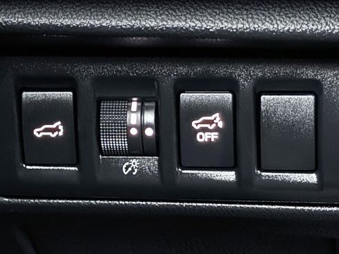 Used 2022 Subaru Outback Premium image 16