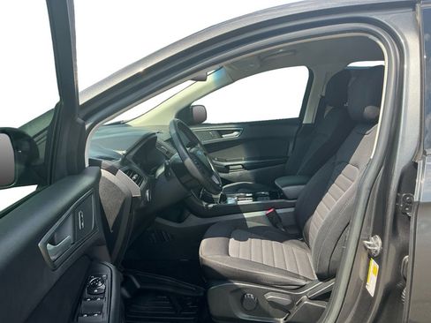 Used 2019 Ford Edge SE FWD image 14