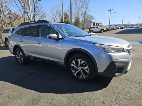 Used 2022 Subaru Outback Limited image 5