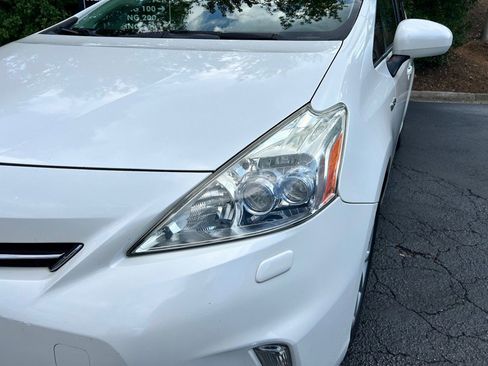 Used 2012 Toyota Prius V Two image 11