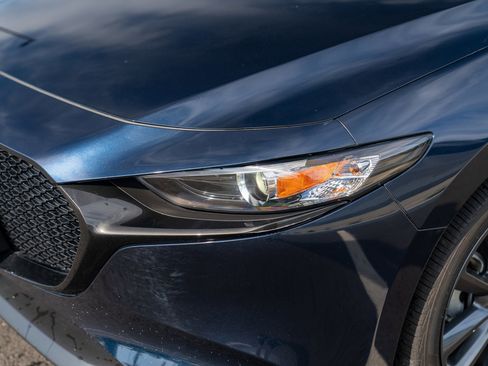 Used 2023 MAZDA MAZDA3 s FWD image 29