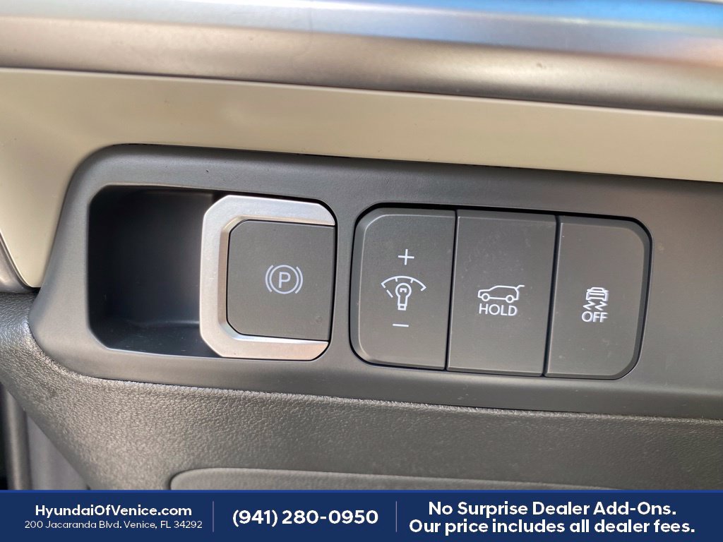Certified 2025 Hyundai Santa Fe SEL FWD image 12