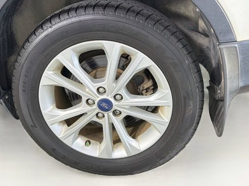 Used 2017 Ford Escape SE w/ Equipment Group 201A FWD image 30