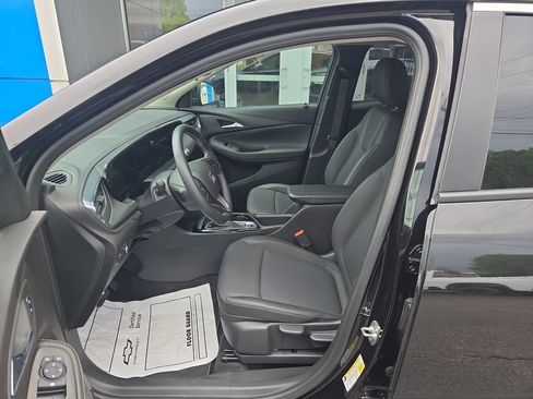 Certified 2025 Buick Encore GX Preferred FWD image 7
