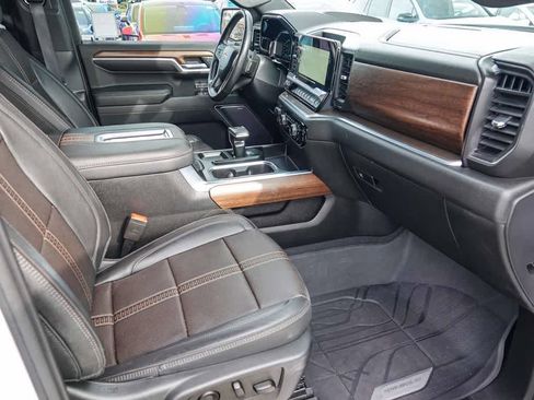 Used 2022 Chevrolet Silverado 1500 High Country w/ Technology Package image 15