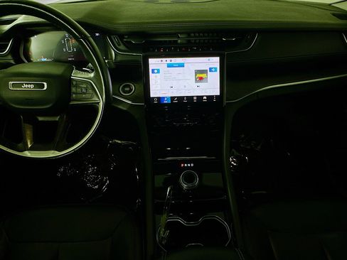 Used 2022 Jeep Grand Cherokee L Limited image 27