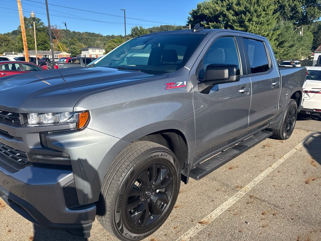 Used 2022 Chevrolet Silverado 1500 RST w/ Z71 Off-Road Package AWD/4WD image 3