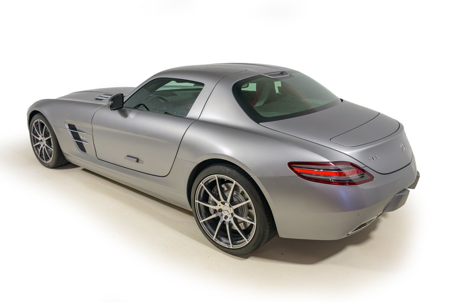 Used 2011 Mercedes-Benz SLS AMG Coupe image 4