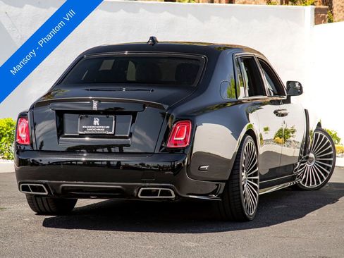 Used 2023 Rolls-Royce Phantom Sedan w/ The Phantom Package RWD image 2