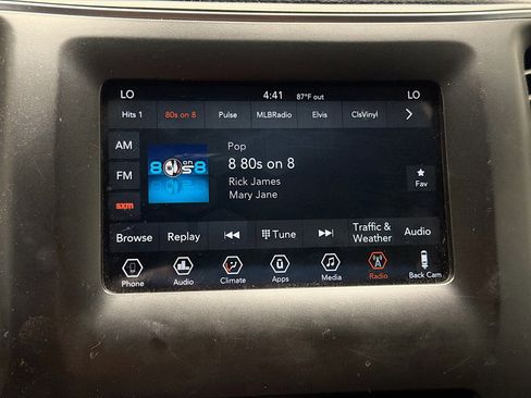 Used 2019 Jeep Cherokee Latitude Plus w/ Comfort/Convenience Group image 9