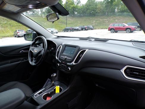 Used 2018 Chevrolet Equinox LT FWD image 12