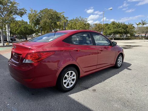 Used 2012 Hyundai Accent GLS image 7