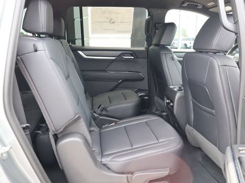New 2026 GMC Acadia Elevation w/ Elevation Premium Package AWD/4WD image 23