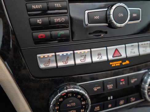 Used 2013 Mercedes-Benz SL 550 image 29