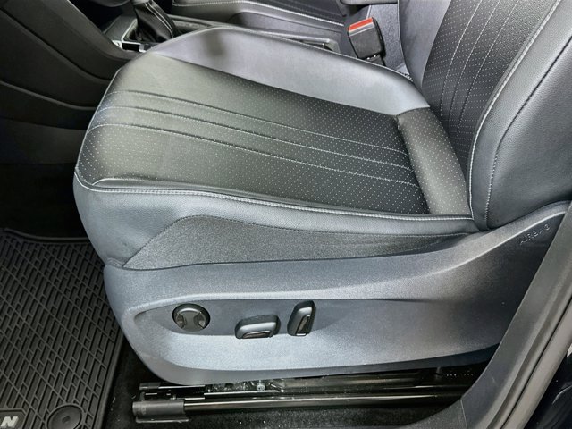 Certified 2024 Volkswagen Tiguan SE R-Line AWD/4WD image 18