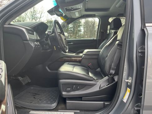 Used 2018 Chevrolet Suburban LT image 17