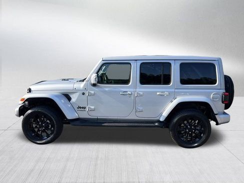 Used 2022 Jeep Wrangler Unlimited Sahara image 9