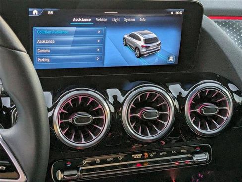 Certified 2025 Mercedes-Benz GLA 250 image 11