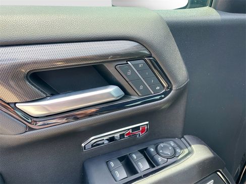 Used 2022 GMC Sierra 1500 AT4 w/ AT4 Preferred Package image 9